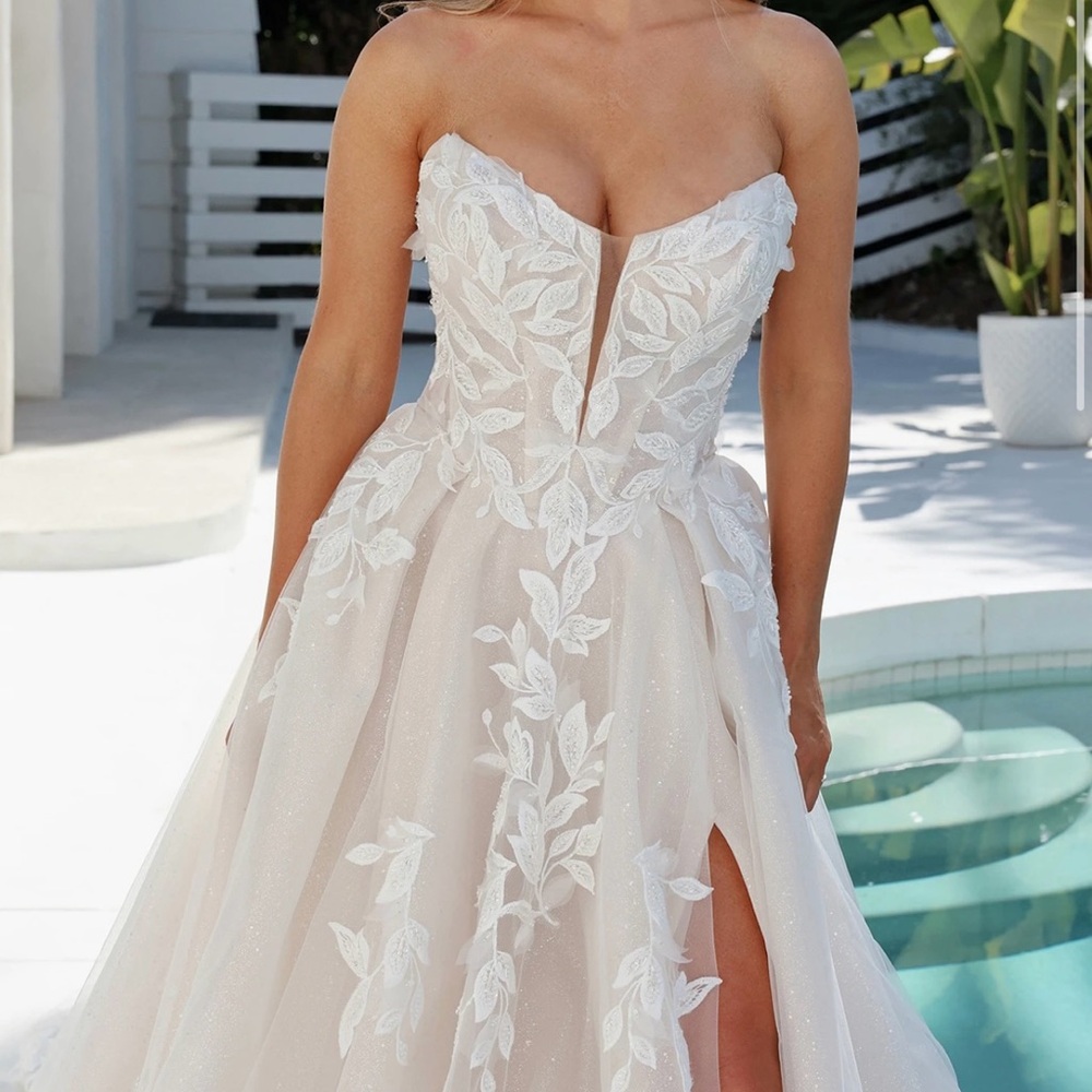 Martina Liana 1825 Wedding Dress Basque Waist Wedding Dress
